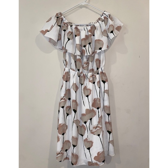 Aritzia Wilfred Free off shoulder dress